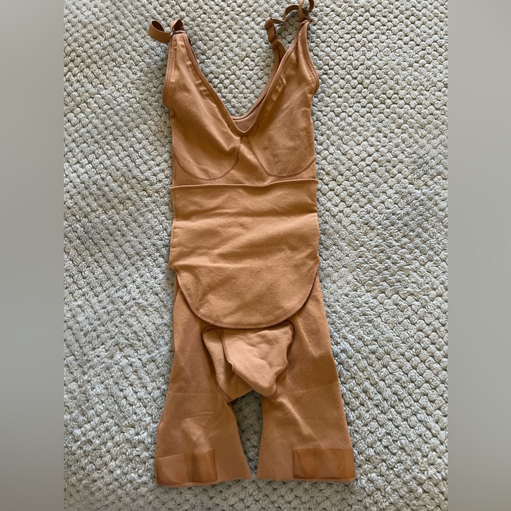 Women’s full-body shapewear